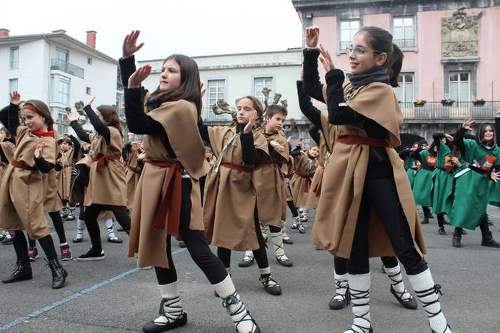 Villabona eskolak inauteriak 17 1487939356424