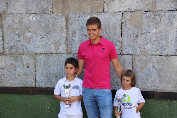 Pilotan hasi dituzte Amezket 1 1566481431195