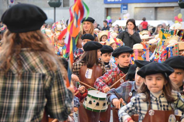 Danbor hotsak, txikienen esk 62 1551548164950