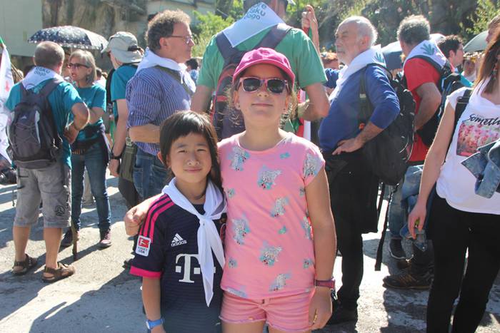 Eskuak batuta, desio bakarre 27 1528640652249