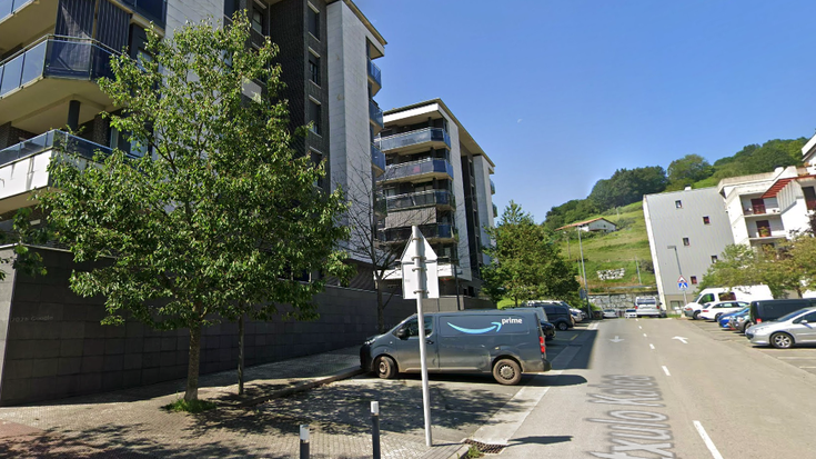 Zortzi garaje plaza, emakidan