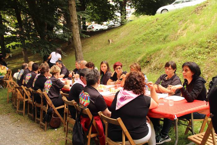 Kuadrillan bazkaltzea bezala 54 1564494491188