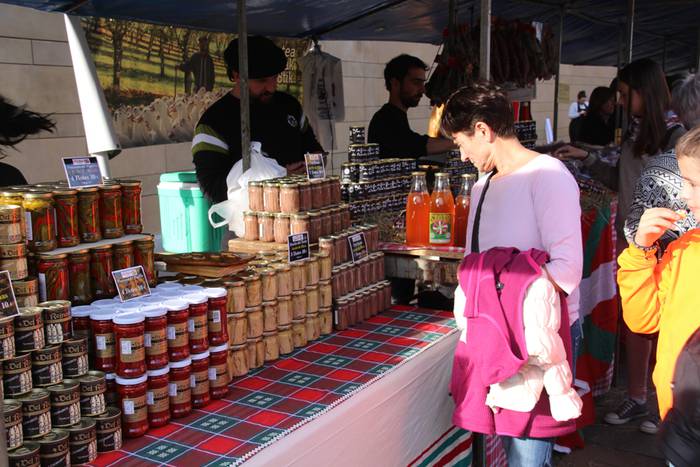 Tolosa Gabonetako Azoka berezia 2015 2 1450532612972