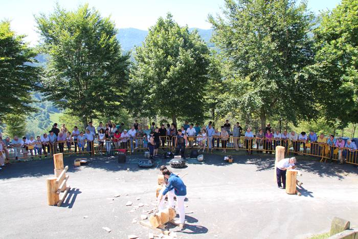 Festa giroa Santamañan 4 1468781479868