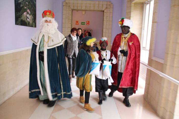 Iritsi dira errege magoak To 1 1515170444547