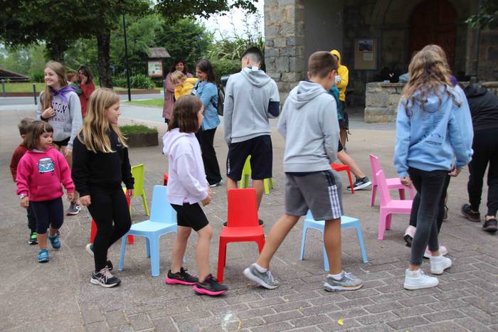 Leaburuko haurrek jolasean o 3 1656520735923