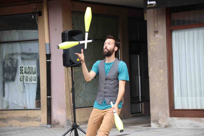 Malabareak eta akrobaziak na 23 1562507119430