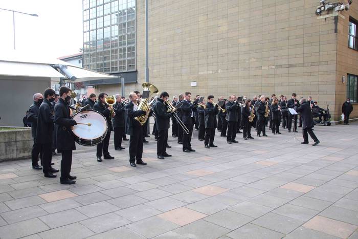 Egoiliarren belarriak goxatu 12 1643460371109