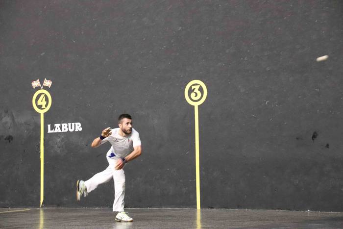 Zubizarretari jantzi dio txa 42 1568573507665