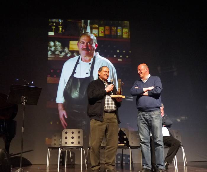 Haragi topaketan omenaldia e 4 1524947588914