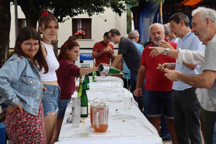 Txakolin dastaketarekin ase  24 1659354831903