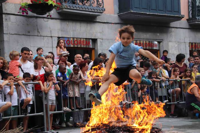 Txikienak ere saltoka 35 1561316738404