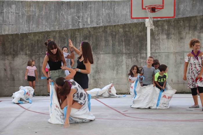 Jolasean igaro dute arratsal 5 1567097317509