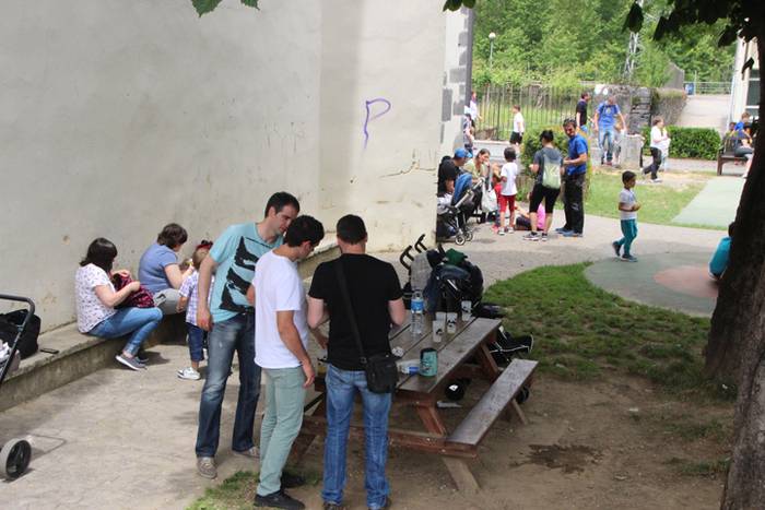 Ikaztegietako Eskola Txikiak Festa 49 1465744474459