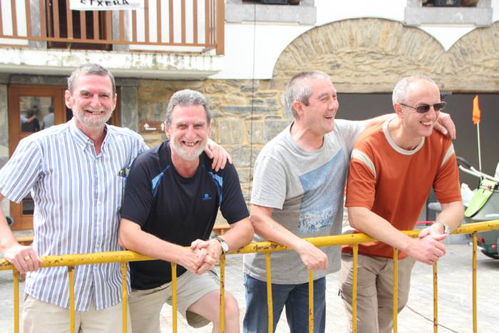 Maldan gora plazara heldu ar 15 1502801316491