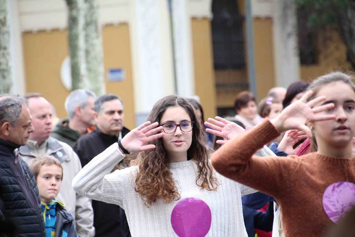 Dantza aldarri bilakatu dute 14 1543066656442