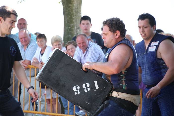 Festa giroa Santamañan 13 1468781572033