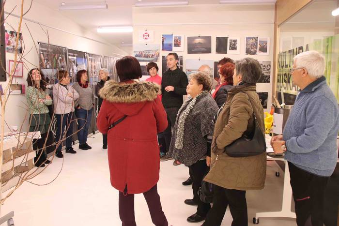 Errefuxiatuen alde egindako lana ikusgai 3 1544691997136