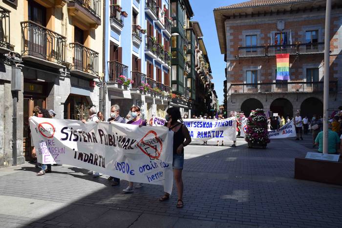 Zerbitzu publikoen aldeko mo 23 1593257984303