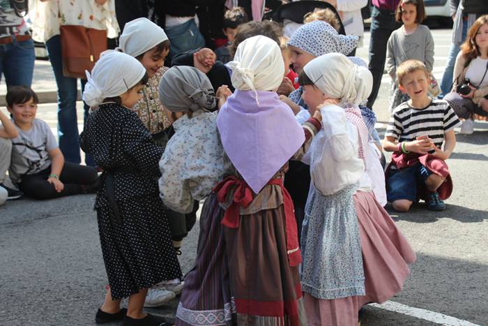 Haurrek alaitu dituzte kalea 51 1494678058772