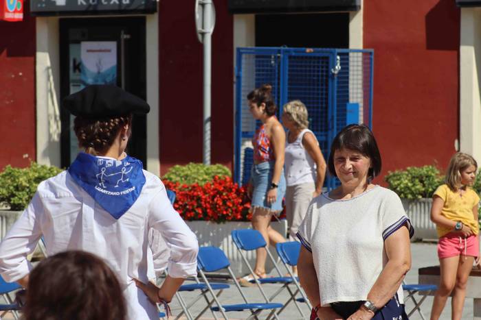 Dantzan igaro dute goiza Liz 14 1630841472731