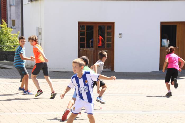 ADUNAKO JAIAK 2017. TXUPINAZ 24 1502544707578