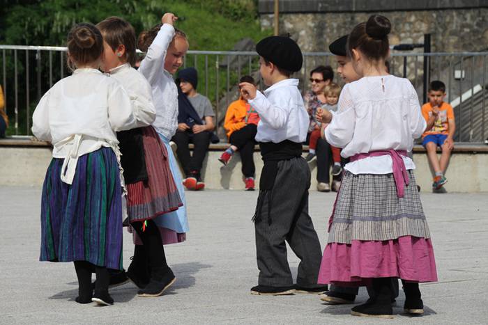 Suziria lehertzearekin bater 9 1494695577324