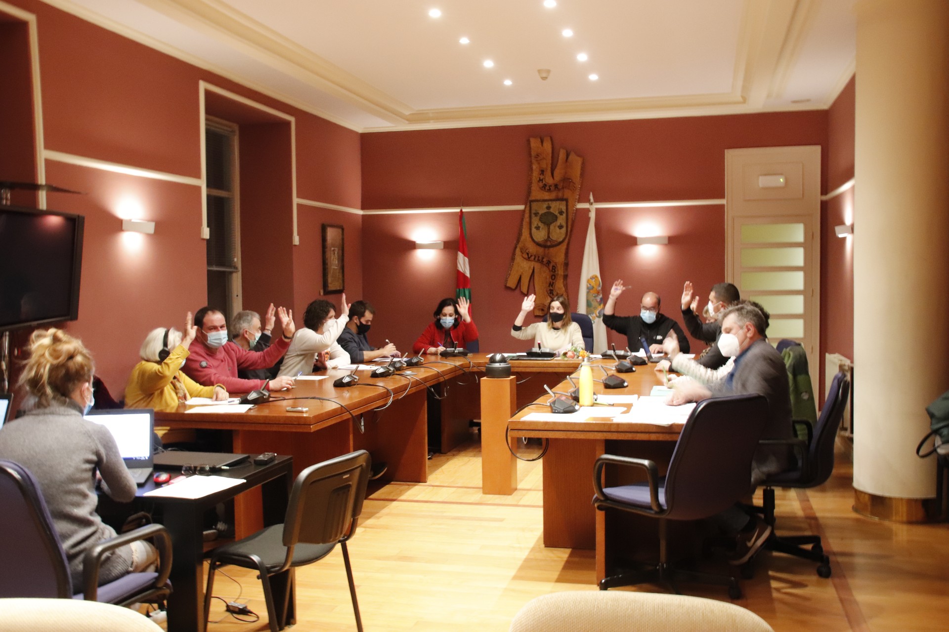 Ukrainari egindako erasoa salatzeko adierazpena onartu du udalak