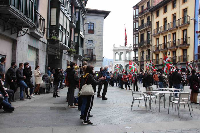 "Bada garaia tortura, gerra  40 1614447066771