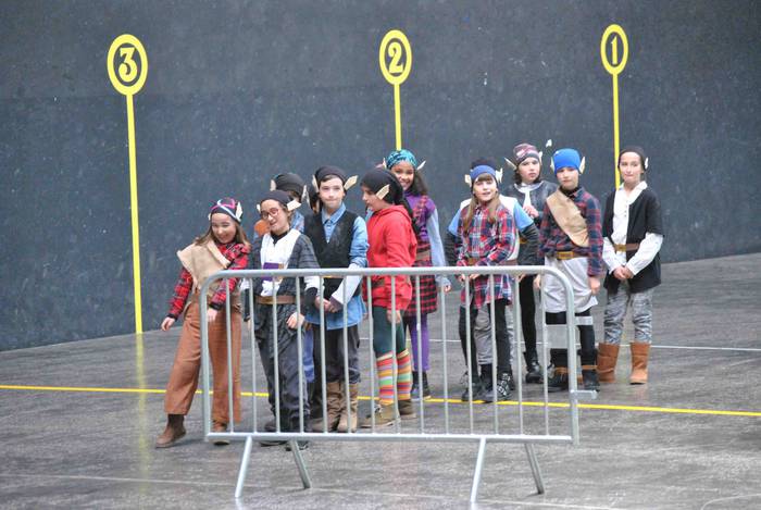 Euskal mitologiaz jantzi da  26 1582282575631