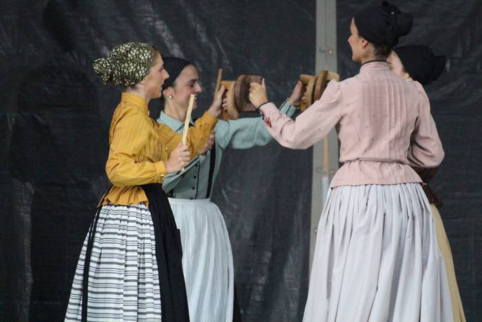 Irurako festak 2015 buruhandiak 43 1443465700765