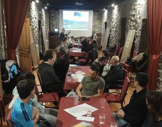 Etorkizunera begirako hausnarketa egiten ari dira