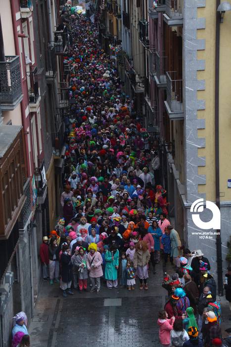 Pijamen iraultzak hartu du T 8 1488099902785