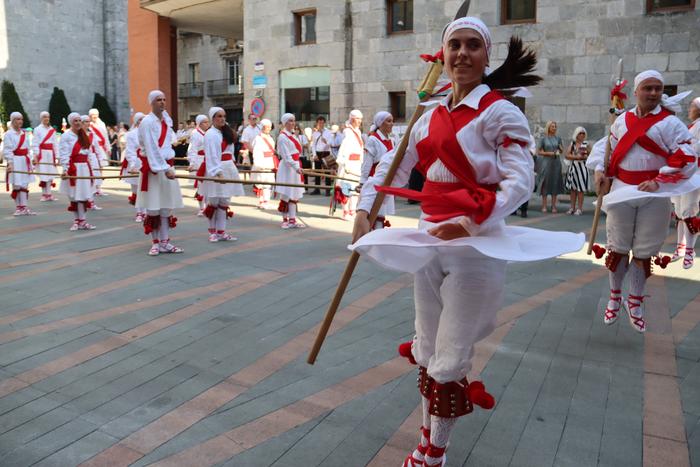 Udaberri Dantza Taldeak Miarritzeko Maitaldia jaialdian dantzatuko du larunbatean