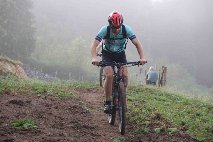 Mendi bizikleta lasterketare 45 1660377630136