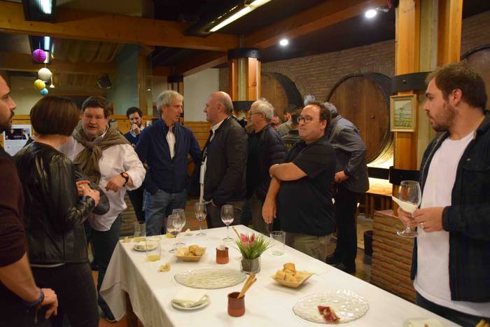 Hasi du HARAGIk bere festa T 9 1557428888463