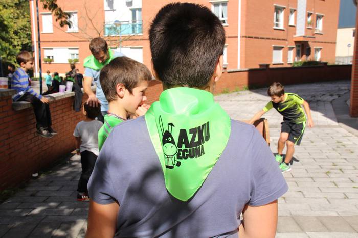 Azku Eguna bosgarrenez 17 1476544393400