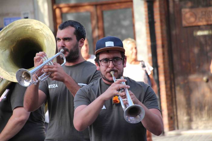 Erredoble erraldoi bat, jaia 26 1566497263683