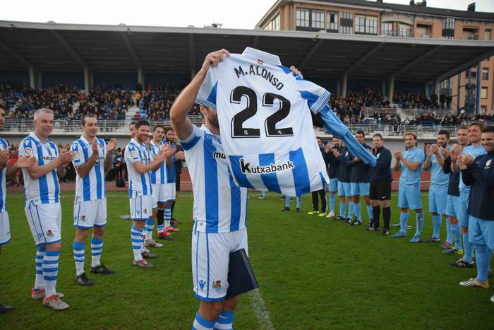 Mikel Alonso agur omenaldia tolosa berazubi 107 1544294573273