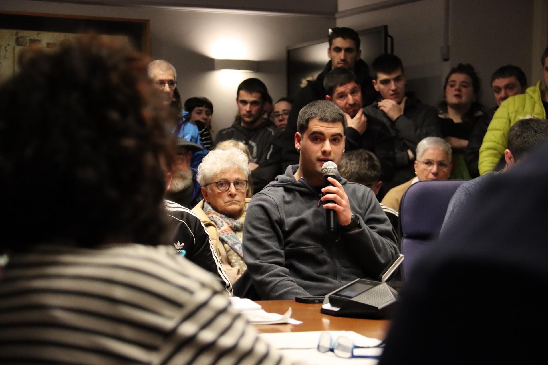 EAJren jarrera «lotsagarria» dela salatu du Xuhar Herri Plataformak