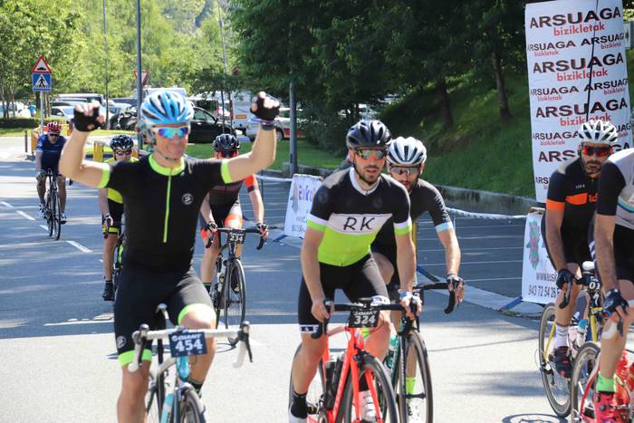 Gurpil gainean, Abraham Olan 53 1559487050938