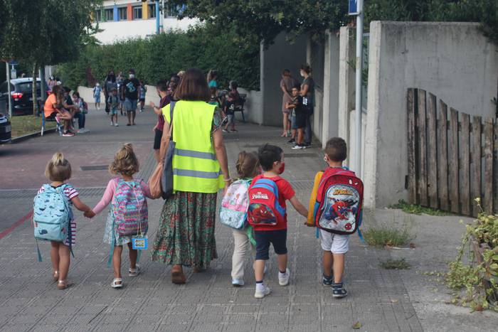 Motxilak bizkarrean berriro  10 1631091910165