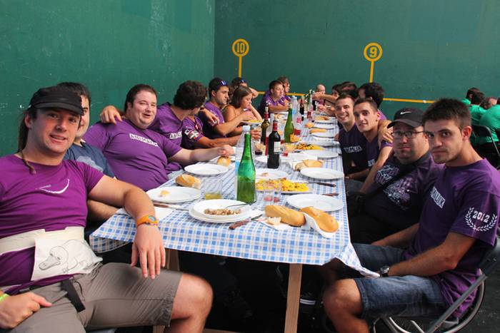 Lagunartean elkartzeko aitza 2 1503669053381