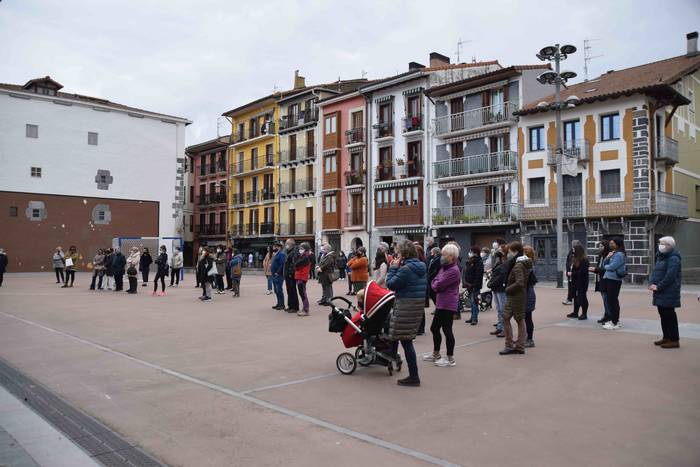 Emakume merkatari eta ostala 5 1615215639745