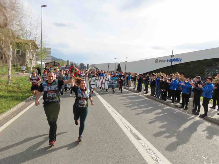 korrika, furgonetatik, Aizto 4 1649421629093