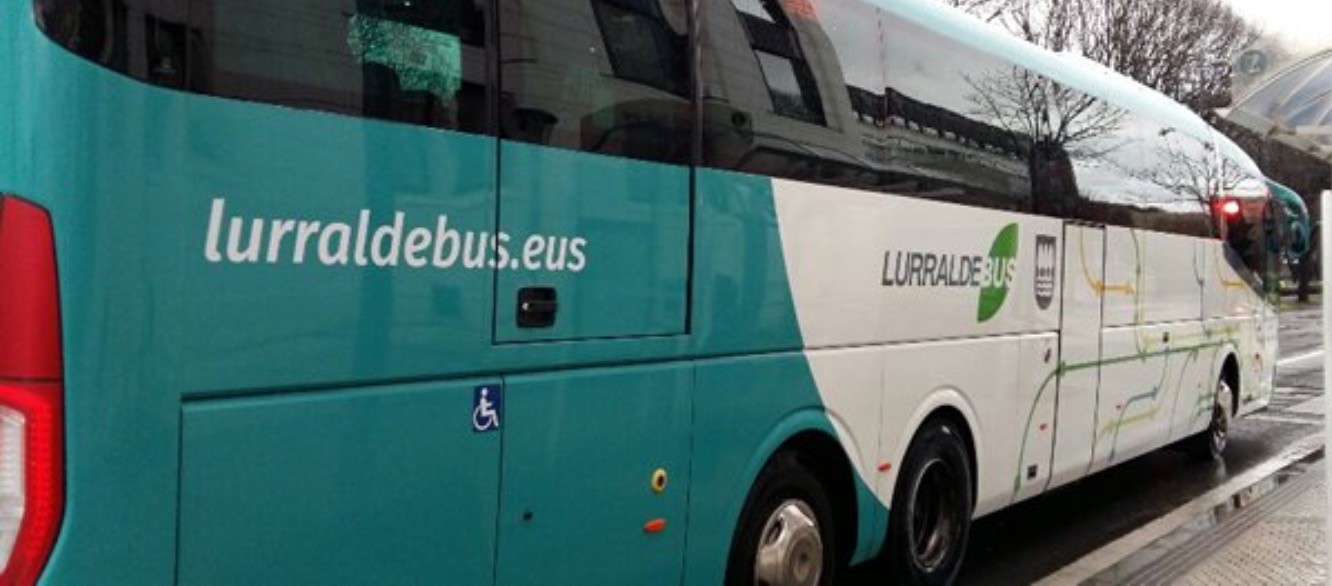 Udalaren eskaerari erantzunez, Tolosa-Donostia herriz herriko autobusen murrizketa bertan behera utziko du Aldundiak