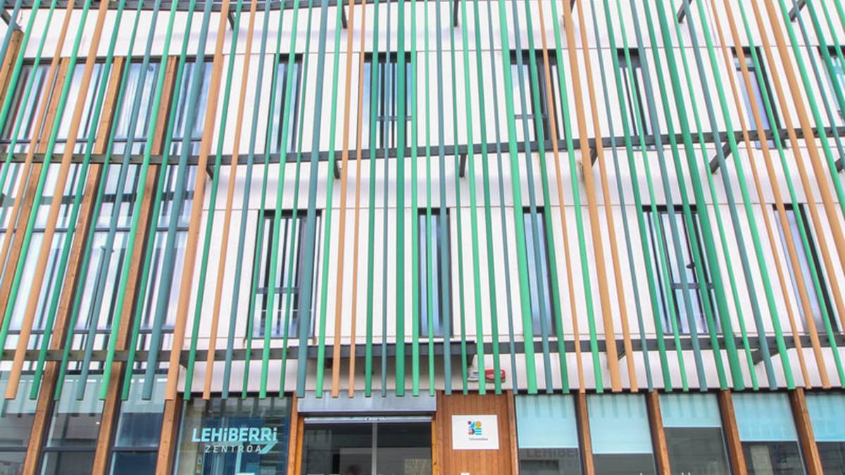 Ekainean izandako uholdeetan kaltetutako enpresekin bilduko da foru aldundia