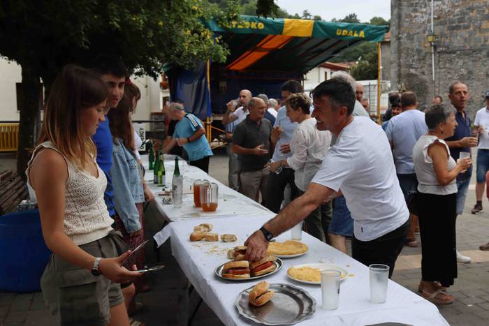 Txakolin dastaketarekin ase  23 1659354831419