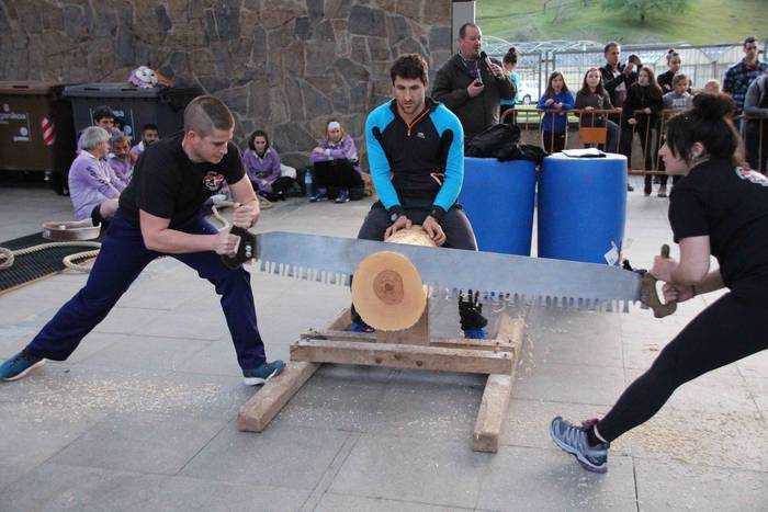 "Azti, prest, irribarra!" 17 1647719509069