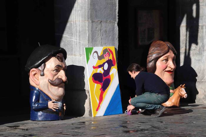 'Gora emakume anitzak eta go 44 1542976389929